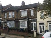 3 Bedrooms Terraced house for rent in Scaresdale Road,...