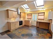 3 Bedrooms Terraced house for rent in Shakespeare...