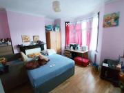 3 Bedrooms Terraced house for rent in Shelley Avenue,...