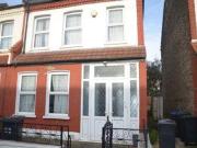 3 Bedrooms Terraced house for rent in Silverleigh Road,...
