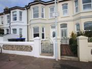 3 Bedrooms Terraced house for rent in Southcourt Road,...