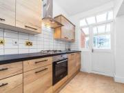 3 Bedrooms Terraced house for rent in Strathyre Avenue,...