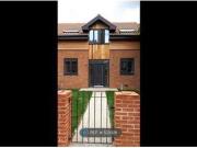 3 Bedrooms Terraced house for rent in Summerlea Court,...