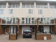 3 Bedrooms Terraced house for rent in Talisen Court,...
