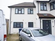 3 Bedrooms Terraced house for rent in Wharncliffe Drive,...