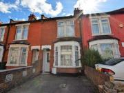 3 Bedrooms Terraced house for rent in Whippendell Road,...
