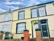 3 Bedrooms Terraced house for rent in Woodlands,...