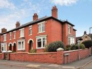 3 Bedrooms Terraced house for sale in 42 Haygate Road,...
