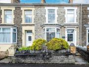 3 Bedrooms Terraced house for sale in Cwrt Sart, Briton...