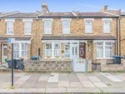 3 Bedrooms Terraced house for sale in Hawthorn Grove,...