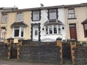3 Bedrooms Terraced house for sale in Station Road,...