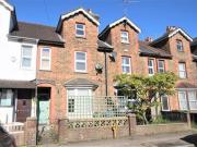 3 Bedrooms Terraced house for sale in Station Road,...