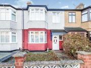 3 Bedrooms Terraced house for sale in Strathmore...