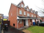 3 Bedrooms Town house for rent in Fieldings Close,...