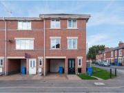 3 Bedrooms Town house for rent in Jay Court, Derby DE22