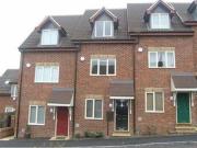 3 Bedrooms Town house for rent in Kirkwood Grove,...
