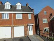 3 Bedrooms Town house for rent in Manley Close,...