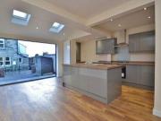 3 Bedrooms Town house for rent in Otley Road, Harrogate HG2