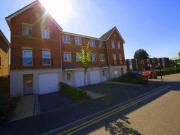 3 Bedrooms Town house for sale in Crispin Way, Uxbridge,...