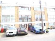 3 Bedrooms Town house for sale in Haynes Close, Slough SL3