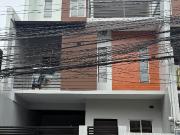 3 BEDROOMS TOWNHOUSE INSIDE SUBD. FOR SALE