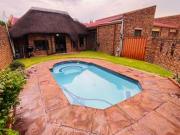 3 bedrooms townhouse on the market i.