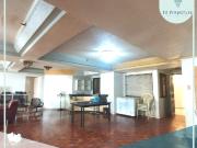 3 Bedrooms Unit For Sale in LPL Manor, Salcedo Village,...
