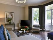 3 bedrooom apartment with private garden square in...