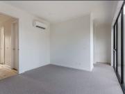 3 Beds 3 Baths 2 Carparks Townhouse for Lease