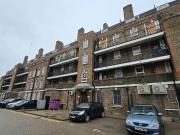 3 beds Apartment For Rent