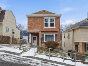 3 Br, 1 bath, Single Family 1210 Round Top