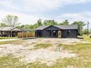 3 BR, 2 BA Apartment 1045 Jackson St N, Sulphur Springs,...