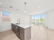 3 Br, 2 bath, Condo 2700 W Jackson Blvd