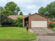 3 Br, 2 bath, Single Family 6212 S Troost Ave