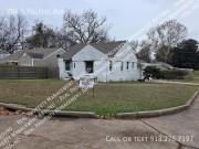 3 Br, 2 bath, Single Family 704 S Toledo Ave E