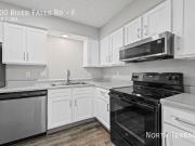 3 Br, 2 bath, Townhouse/Brownstone/RowHouse 400 River...