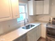 3 Br, 2 bath, Townhouse/Brownstone/RowHouse 42 Gladstone Ave