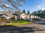 3 Br, 2 bath, Townhouse/Brownstone/RowHouse 940 Nw 7th Av