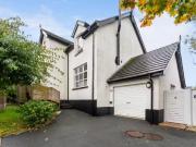 3 Brackens View