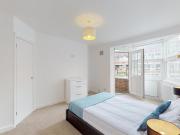 3 Double Bedroom Flat in Shepherds Bush