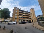 3 double bedroom flat near victoria park station