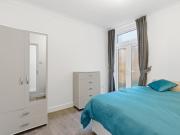 3 Double Bedroom Garden Flat