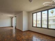 Piso completo renovado e independiente con terraza en La...