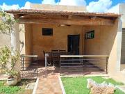 3 habitaciones un piso, amueblada casa en renta con piscina