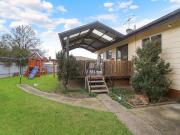 3 Minute Drive To CBD