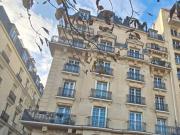3 pièces 55 m2 cours de Vincennes dans un immeuble...