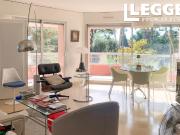 3 pièces 82m², 3 balcons 22m² au 2ième étage + cave et...