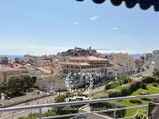 3 pieces vue mer 270m du marché forville