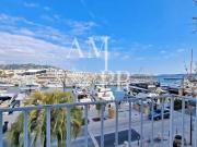 3 pièces vue mer sur le vieux port de Cannes
