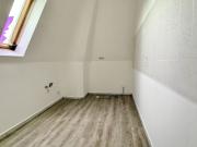 3 Raum • Dachgeschoss • schöner Grundriss • Bad mit...